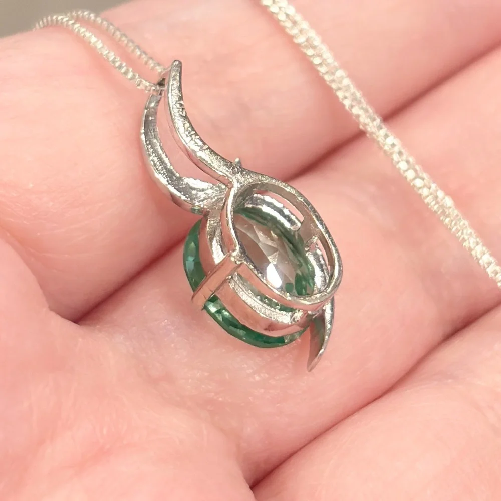Vintage 14K Green Spinel Pendant: White Gold Crescent Abstract Slider Piece - Picture 12 of 14